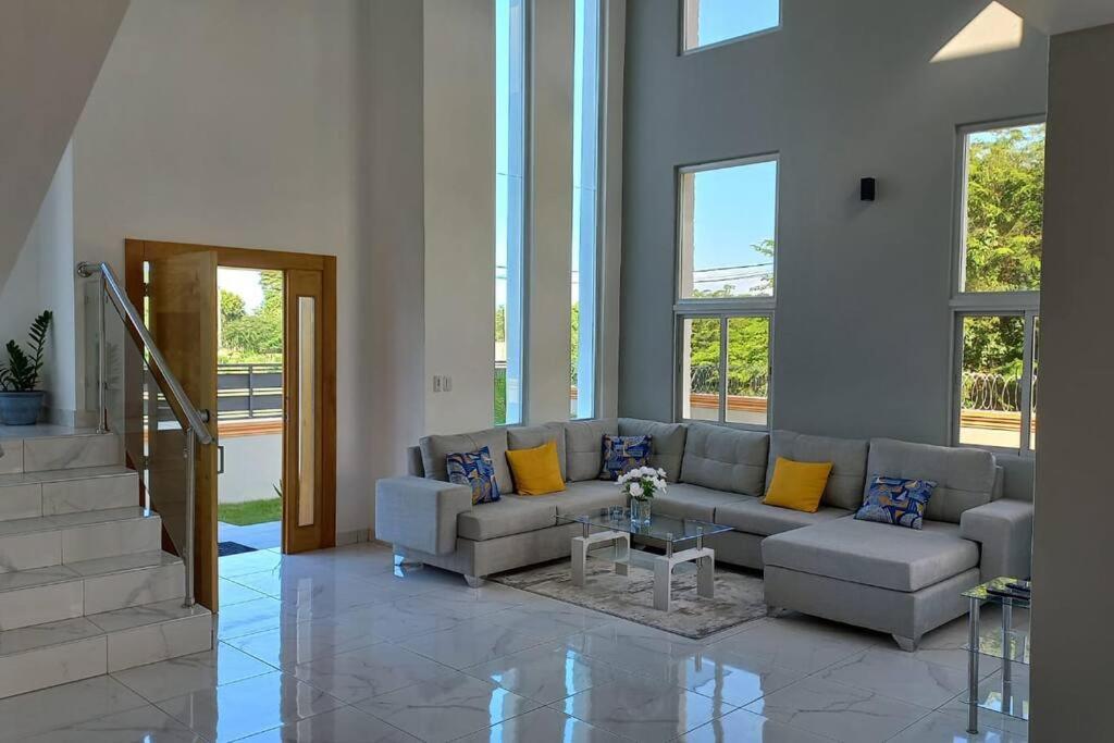 Sosúa 5 Star Villa Minutes From Airport And Beaches מראה חיצוני תמונה